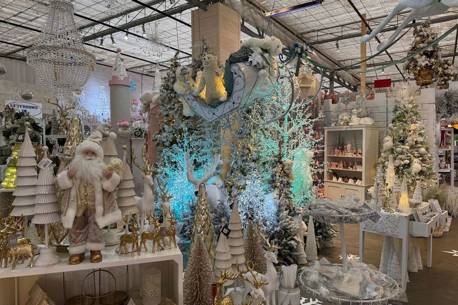 加拿大最大的圣诞商店之一在温哥华附近开业