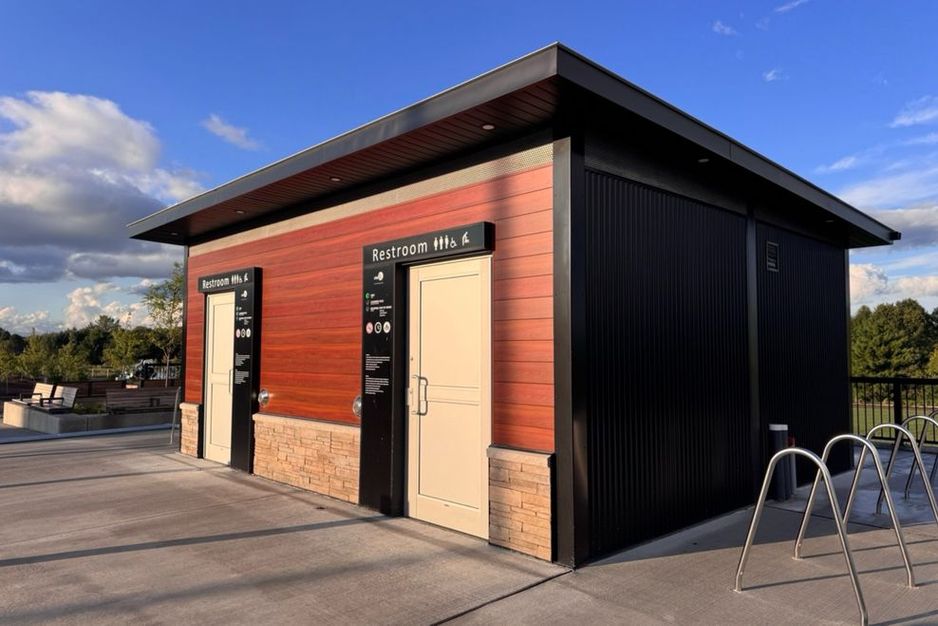 下列大温地区洗手间具备特殊功能