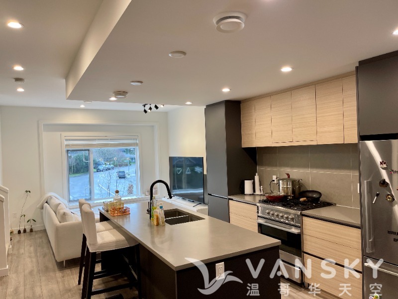 230202143213_Kitchen.jpg