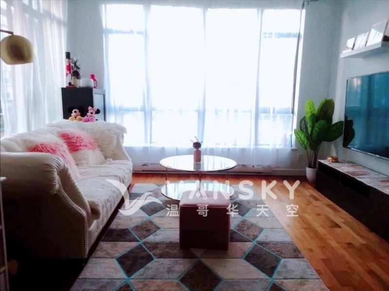 Richmond市中心公寓出租主臥套房(限女生)   