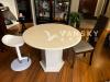 几乎全新大理石小圆桌转让〈仅图中圆桌〉