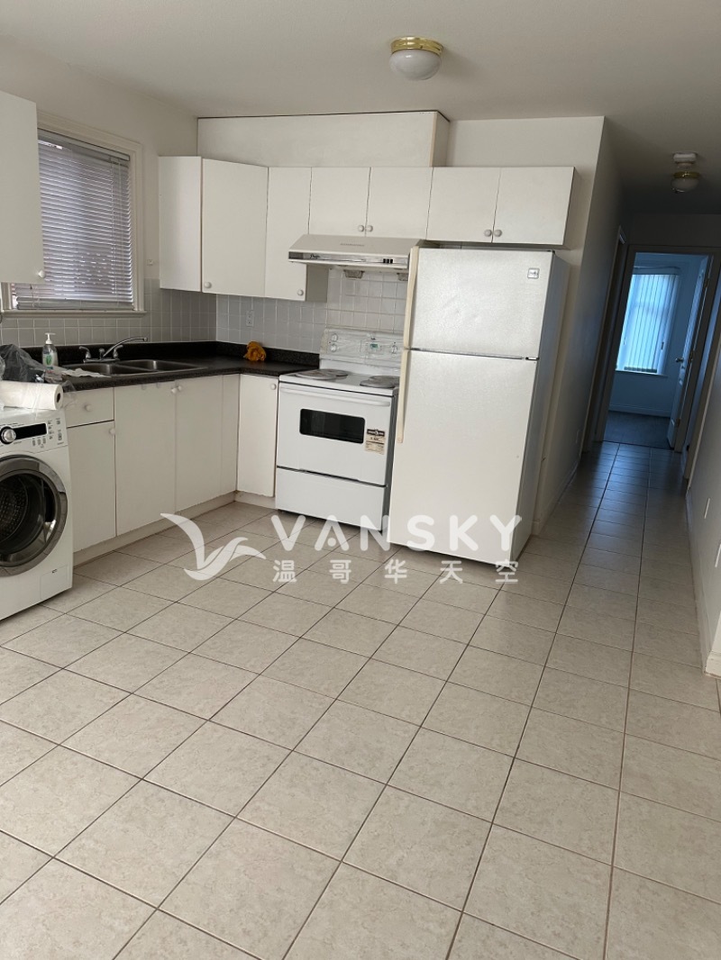 溫東20街夾Rupert 兩房平地獨立門月租2000