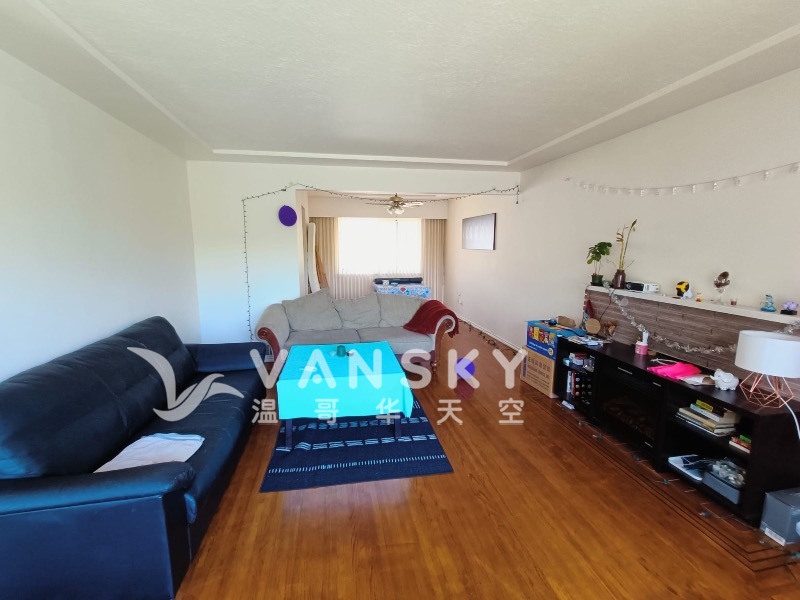 Metrotown 楼上一房出租，骗子勿扰