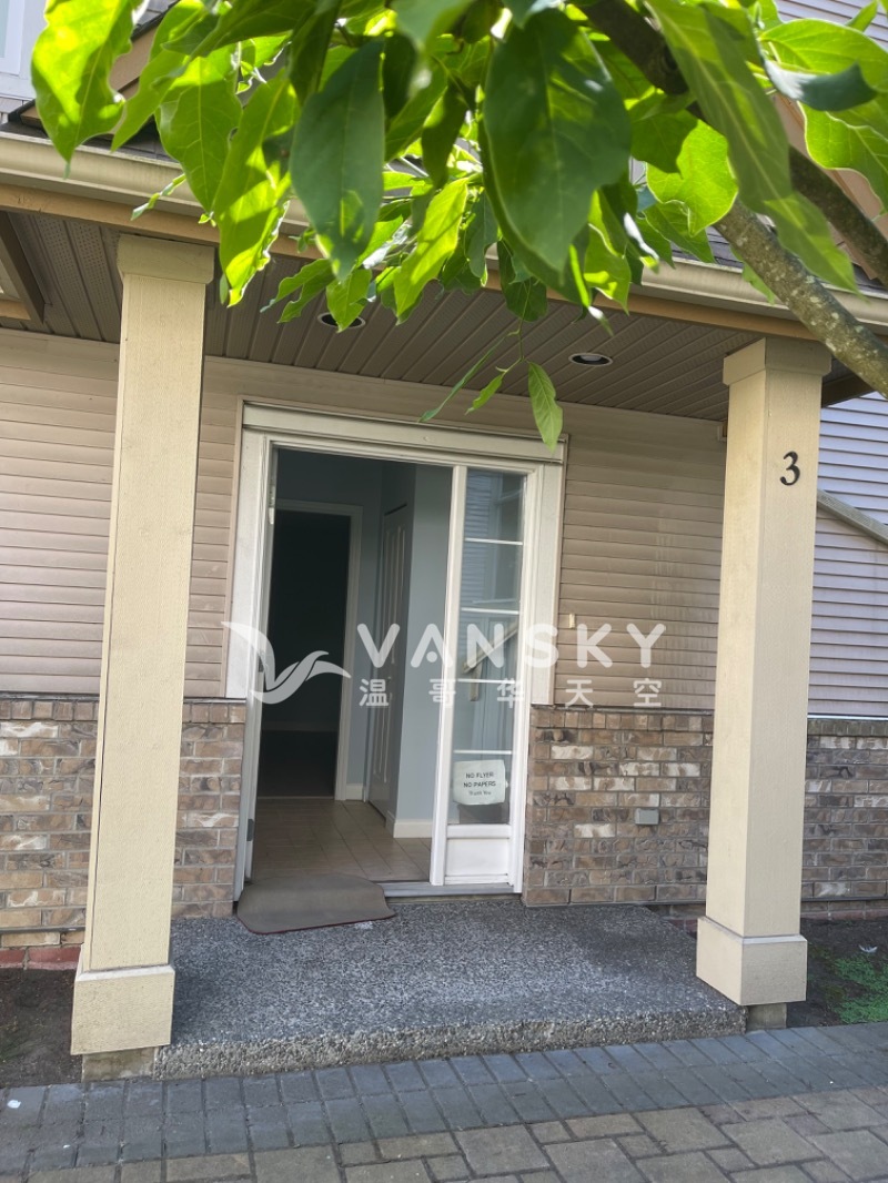 列治文大户型三层联排屋出租