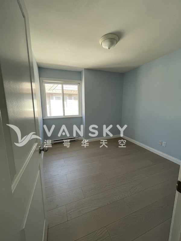 列治文大户型三层联排屋出租