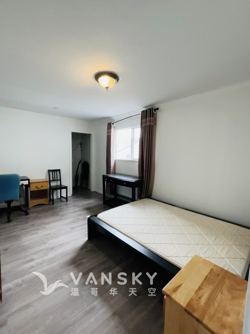 royal oak 天车站独立套房可养宠物