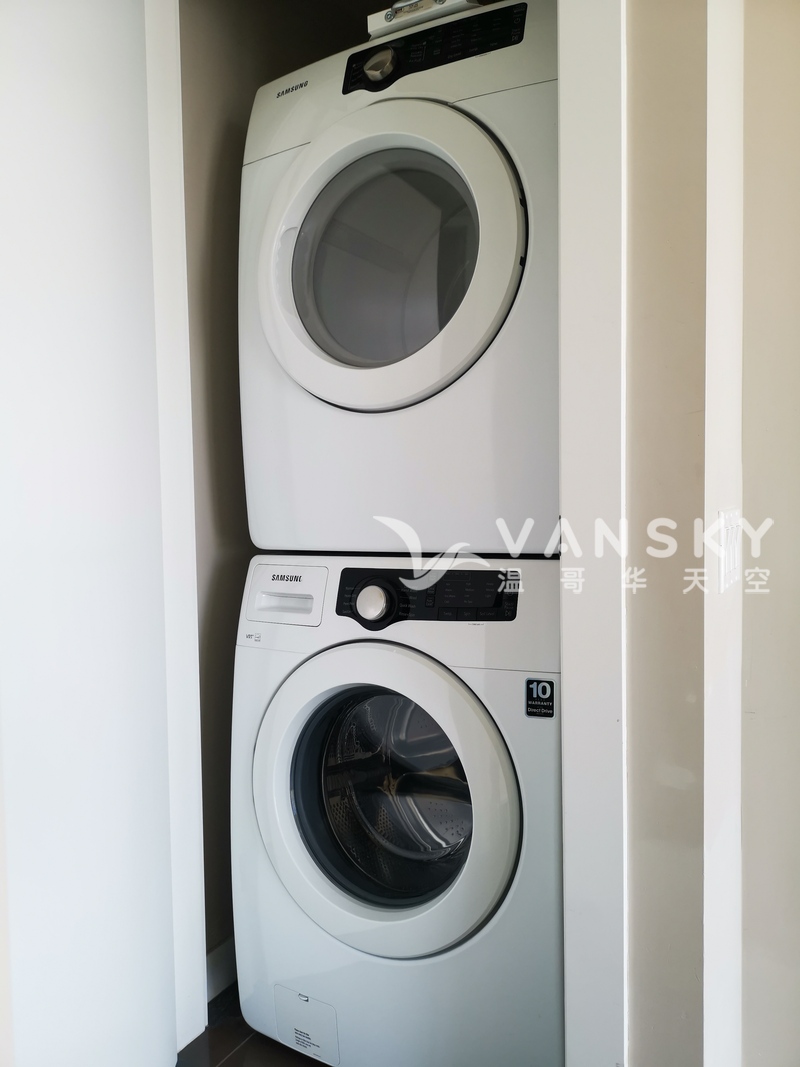 Metrotown 高层单身公寓