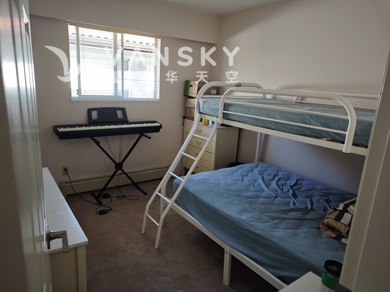 近PNE.楼上单房分租交通方便中心点。