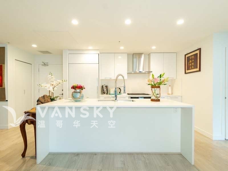 UBC 校园内豪华公寓次卧招男生室友