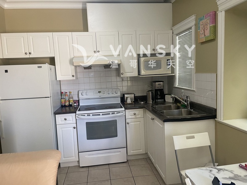 Gilbert/Blundell 独立出入两房一厅