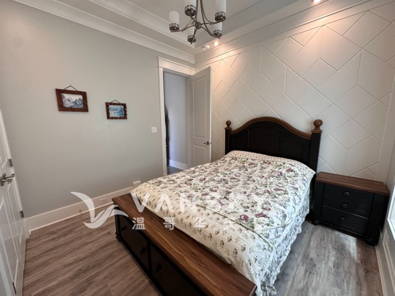 列治文QUICHENA好地段全新独立屋2房2厅独立出入单位