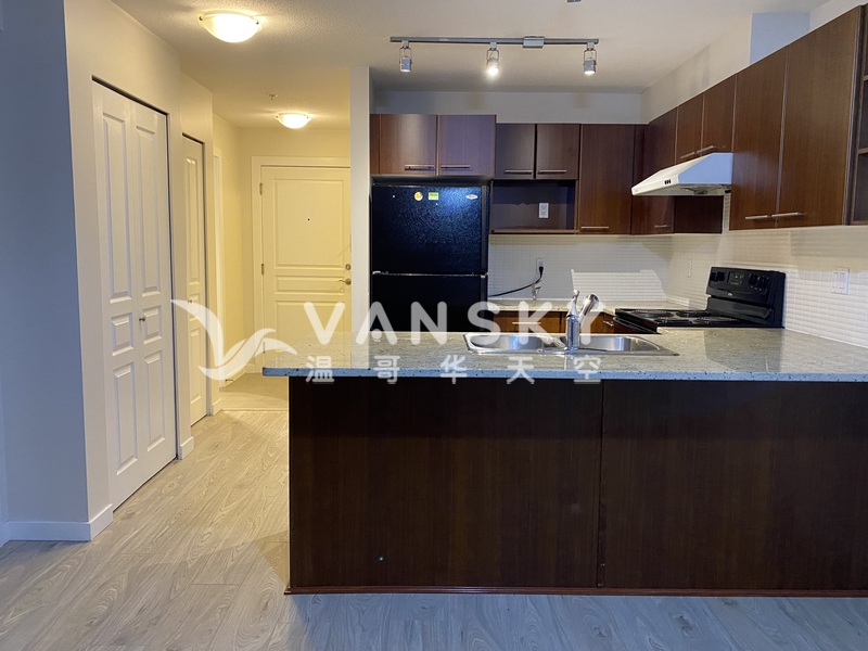 Brentwood 区 一房一书房公寓