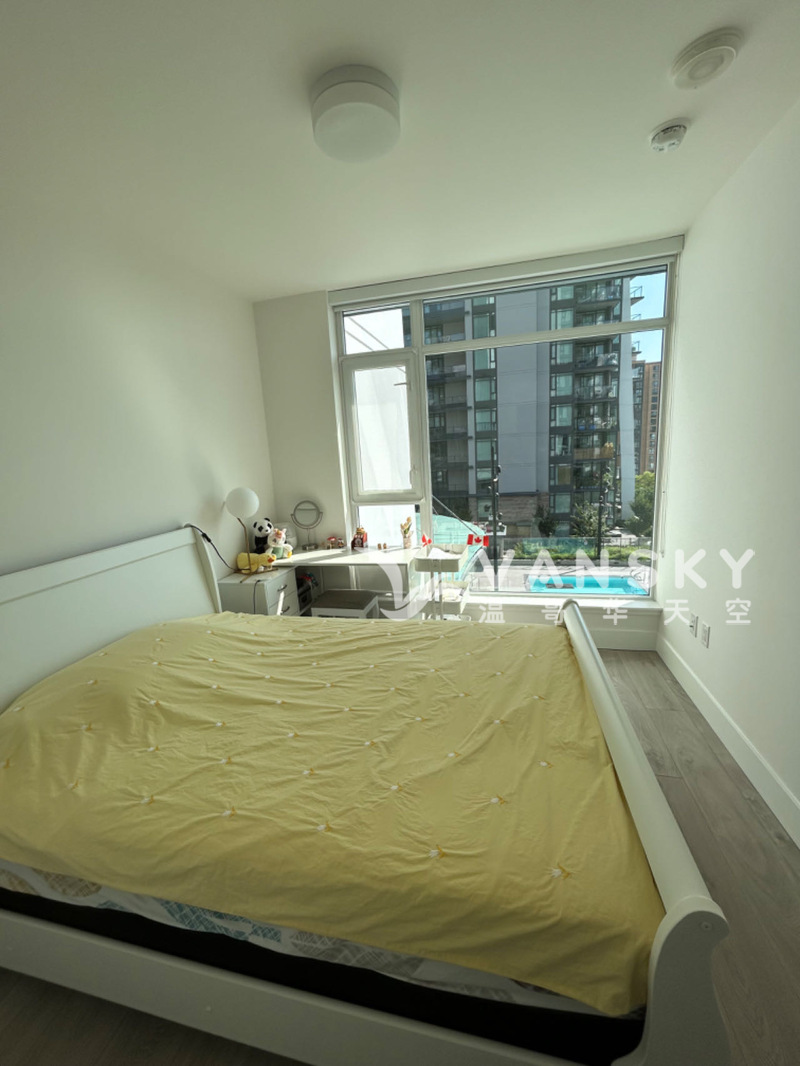 lougheed Mall高层公寓次卧独立卫生间