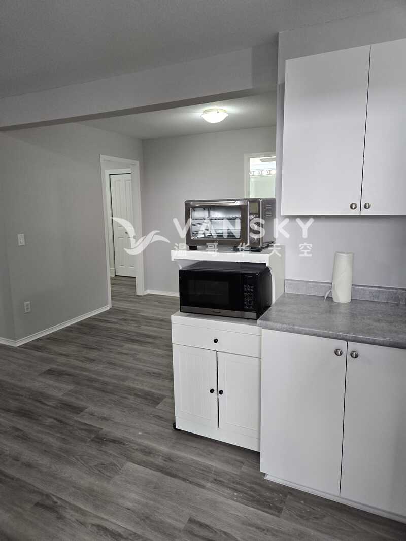 高贵林2 房一卫twownhouse楼下出租