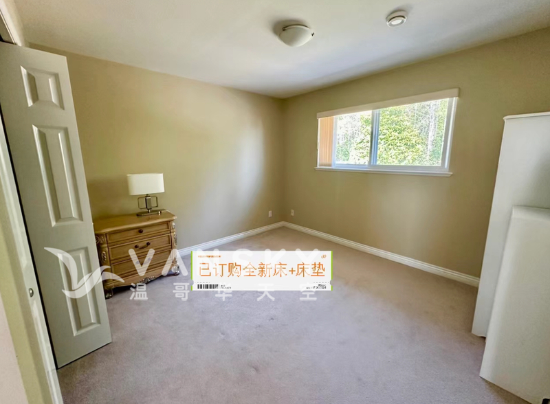 本拿比SFU山下 二楼卧室带阳台 