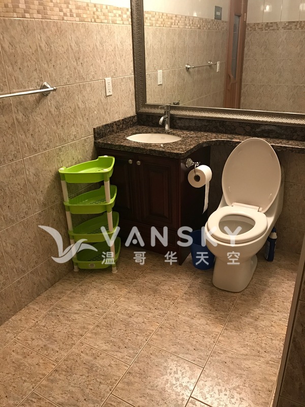 温哥华近UBC半地下室两室一厅出租