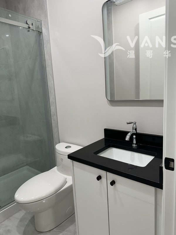 温西近UBC大学罗宾中学两室一厅新房出租