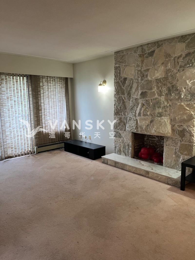 楼上三房两厅两卫出租