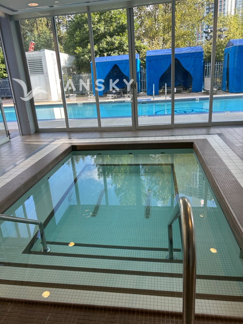 素里天车站一卧一书房37层观景公寓