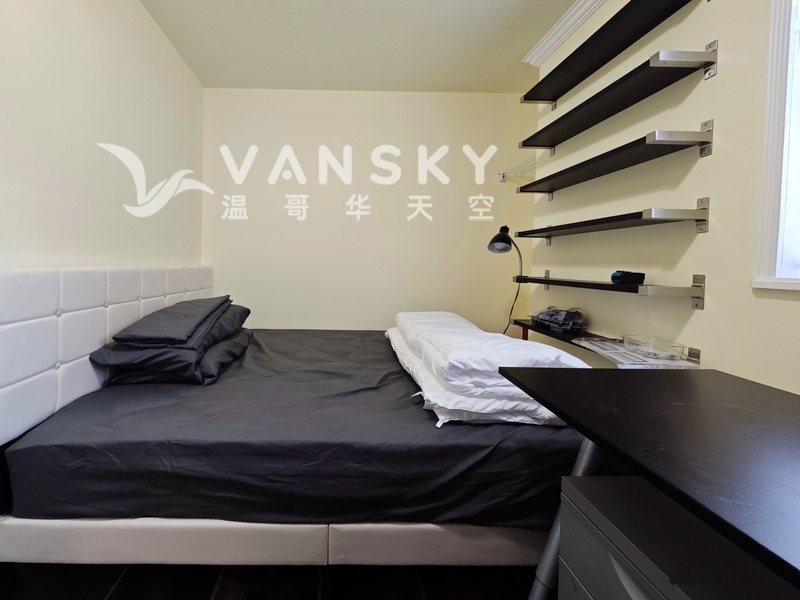 独立屋地上2房1厅1厨房带饭厅，独立卫浴。独立出入