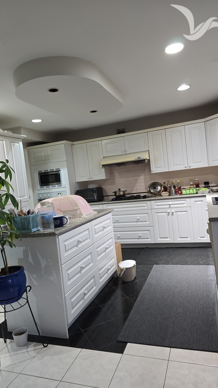 列冶文独立屋二楼两房一卫招租