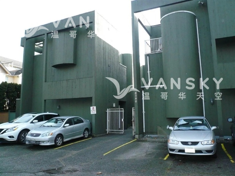 列治文公众市场近城市屋楼上单房出租