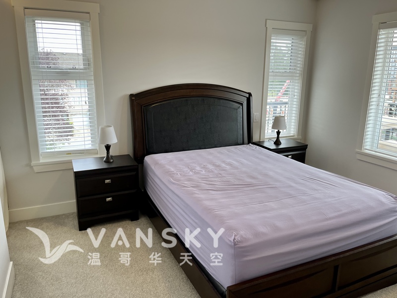 langley兰里公寓两室两卫11月起租