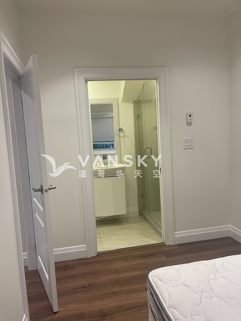 三房两厅后巷屋