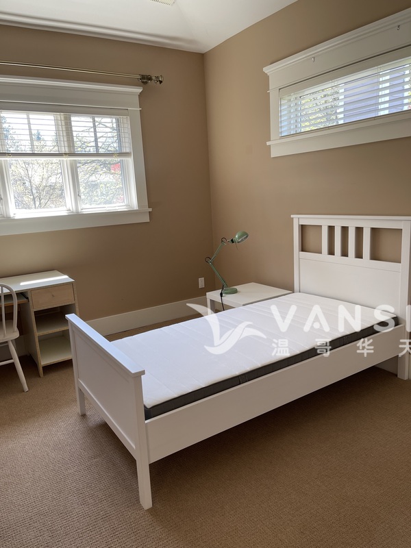 桑拿士西26街夾Granville街附近独立屋单房分租