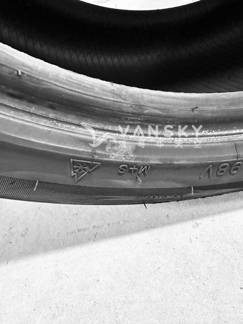 宝马X3雪胎出售