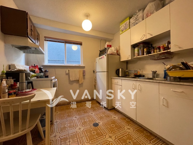 東一街大統華附近一單房分租，即可入住