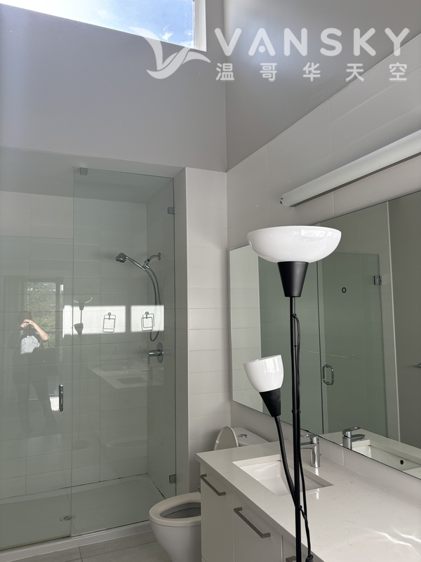 SFU校内Townhoue整租