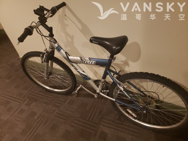 低价出闲置9.9成新成人山地越野自行车 