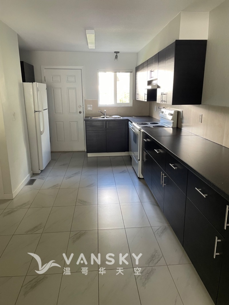 高贵林孖屋上层三房两厅出租