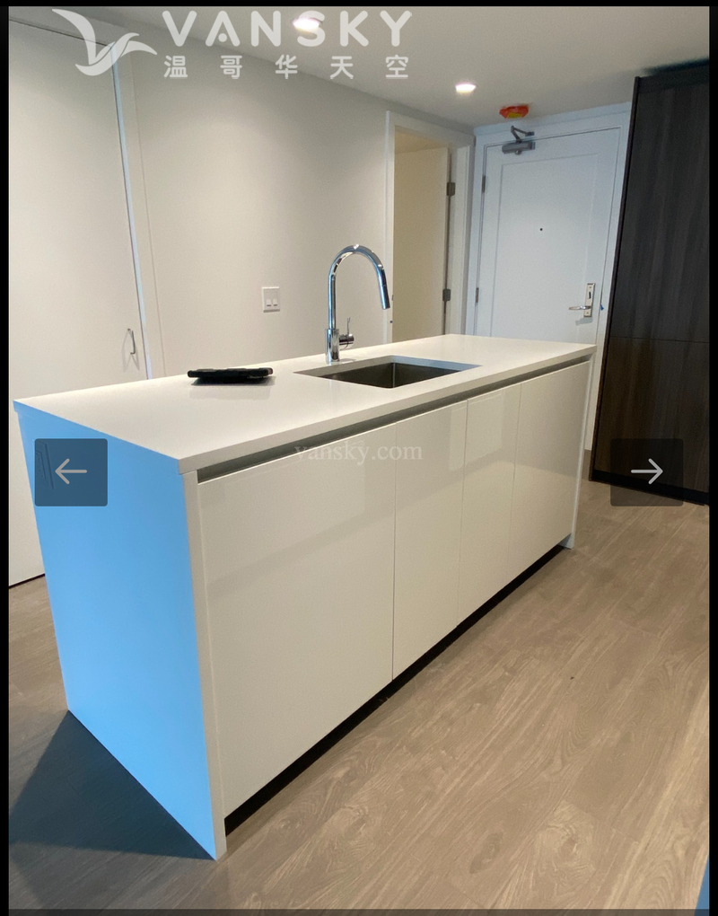 列治文中心豪华公寓2室1卫