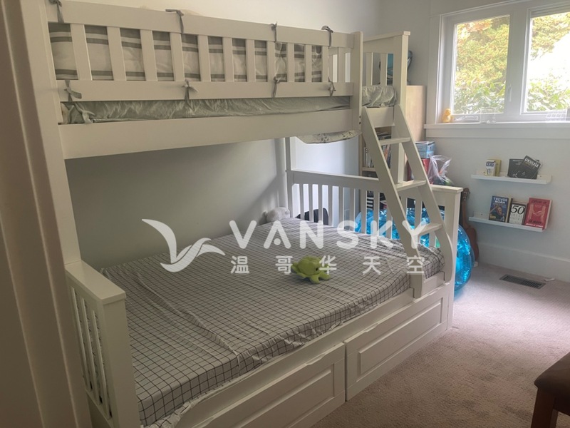 九成新上下床包括两个床垫