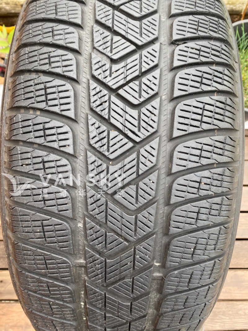 出售4条5x宝马雪胎