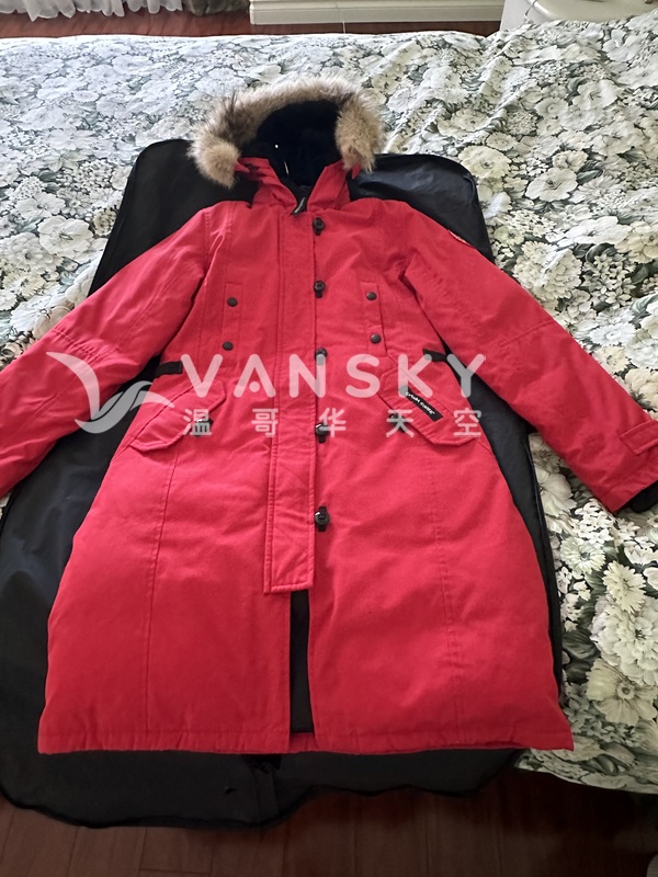 如新红色加拿大鹅女长大衣出让