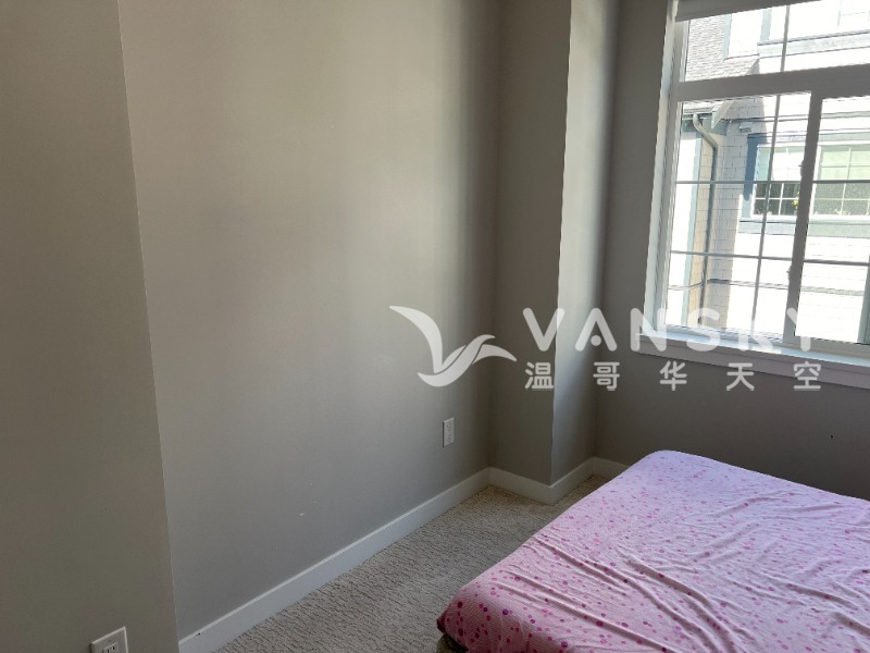 Richmond 4号路新Townhouse二楼套房+独立浴室卫生间出租