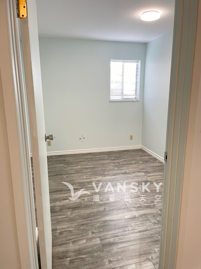 本拿比中心地带近谢moscrop 中学两房一厅出租