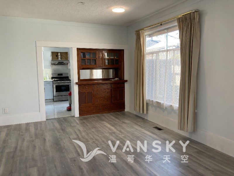 Vancouver三室两卫独立屋主层出租-近Main Street