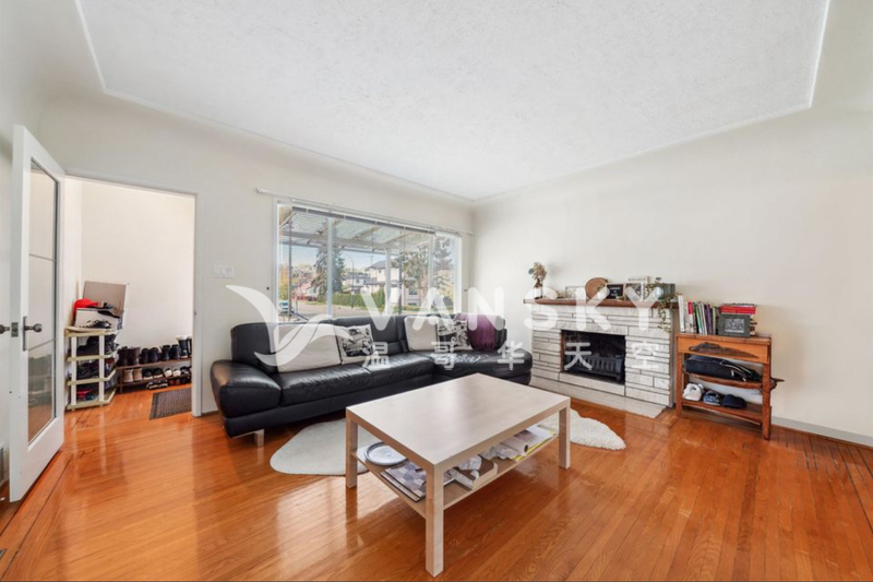 整租PW学区House楼上明亮3室，近UBC/罗宾及名公私校