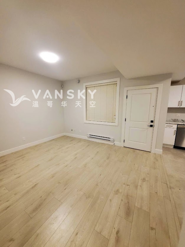 兩房一大厅一卫，独立出入