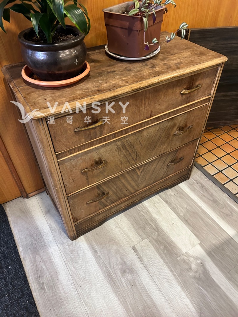 免费实木三斗柜 温哥华西区自提