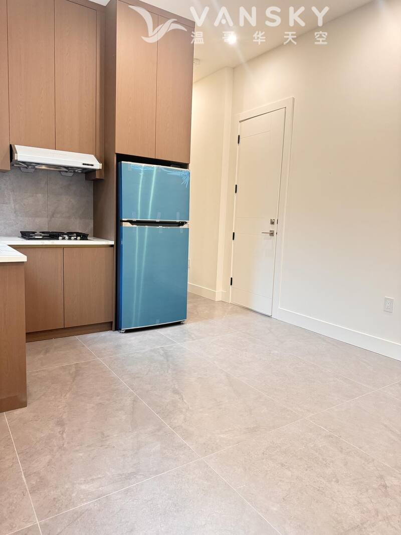 全新西海岸现代别墅独立一房一厅单位出租