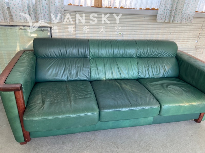 免费书桌，沙发