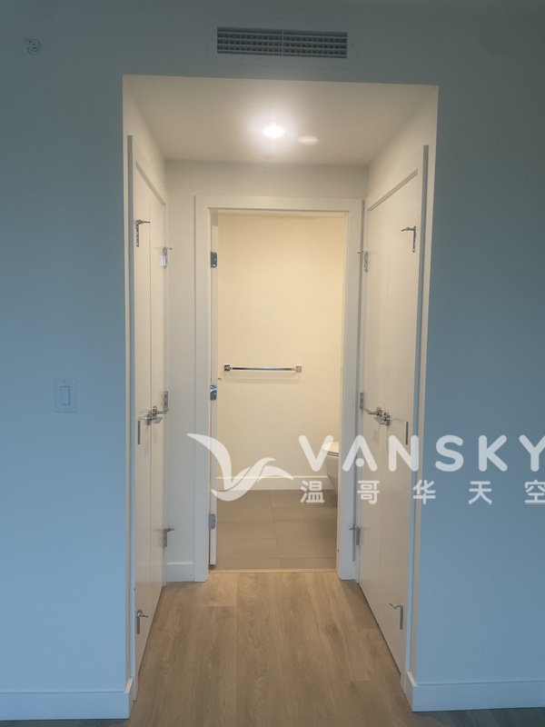 Lougheed天车站旁全新10楼两房两卫