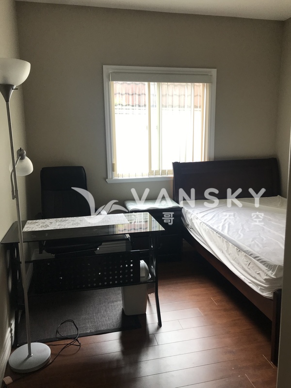 温东维多利亚夹22街楼上单间出租