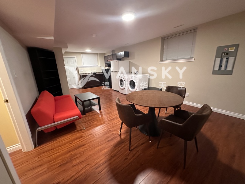 南本拿比Suncrest小学旁半地下室出租