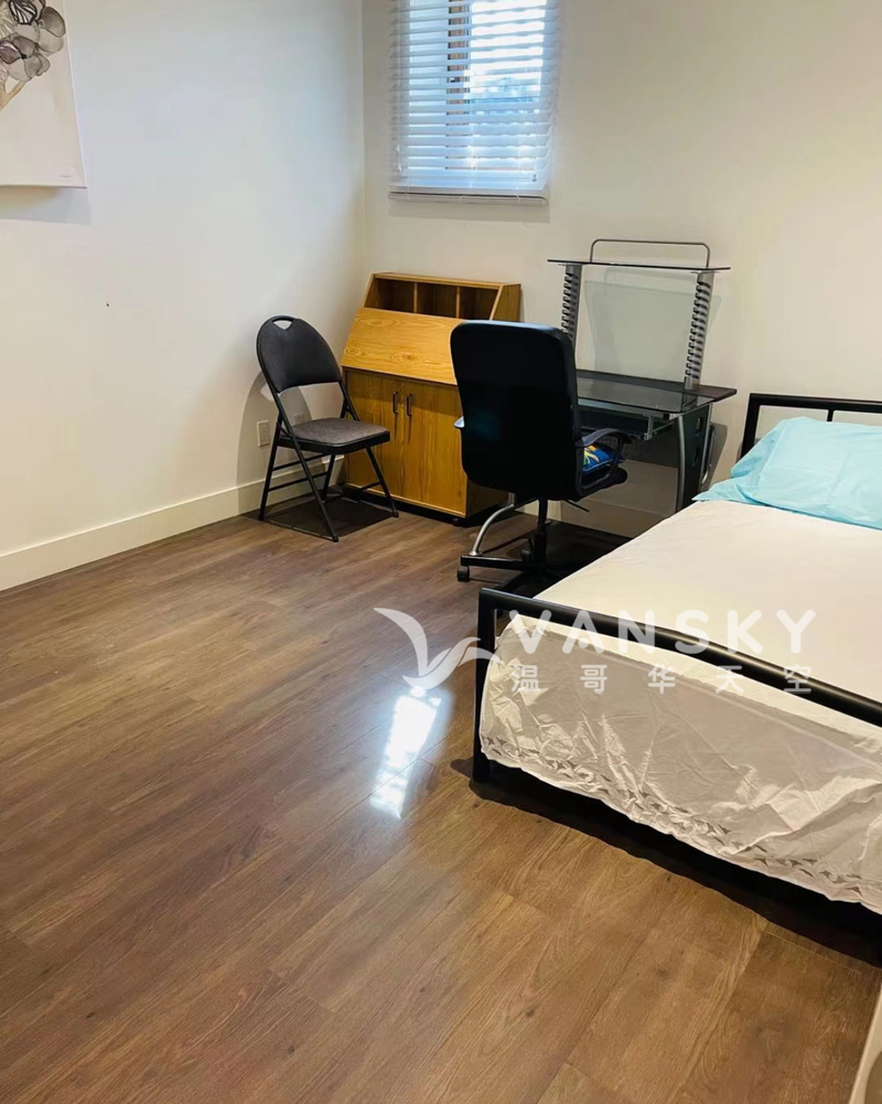 温哥华西60夹Arbutus新一房一厅一厨一浴